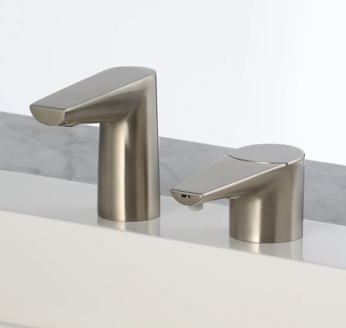 NEW Bobrick B-8895 Counter-Mounted Automatic Designer Series™ Faucet, Brushed Nickel